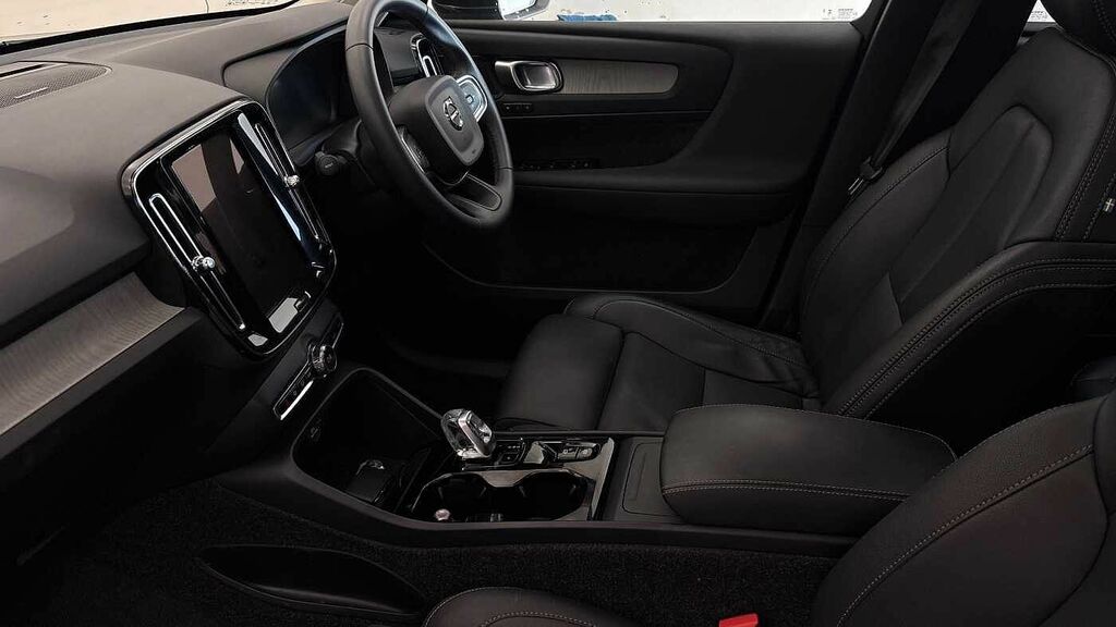 Volvo XC40 Ultra, B3 Mild Hybrid, Bright RV25WND Black #3