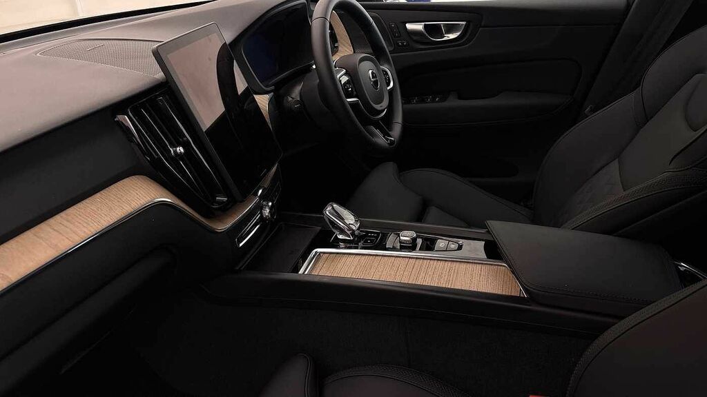 Volvo XC60 Plus, B5 Awd Mild Hybrid, Dark RF25AYW #3