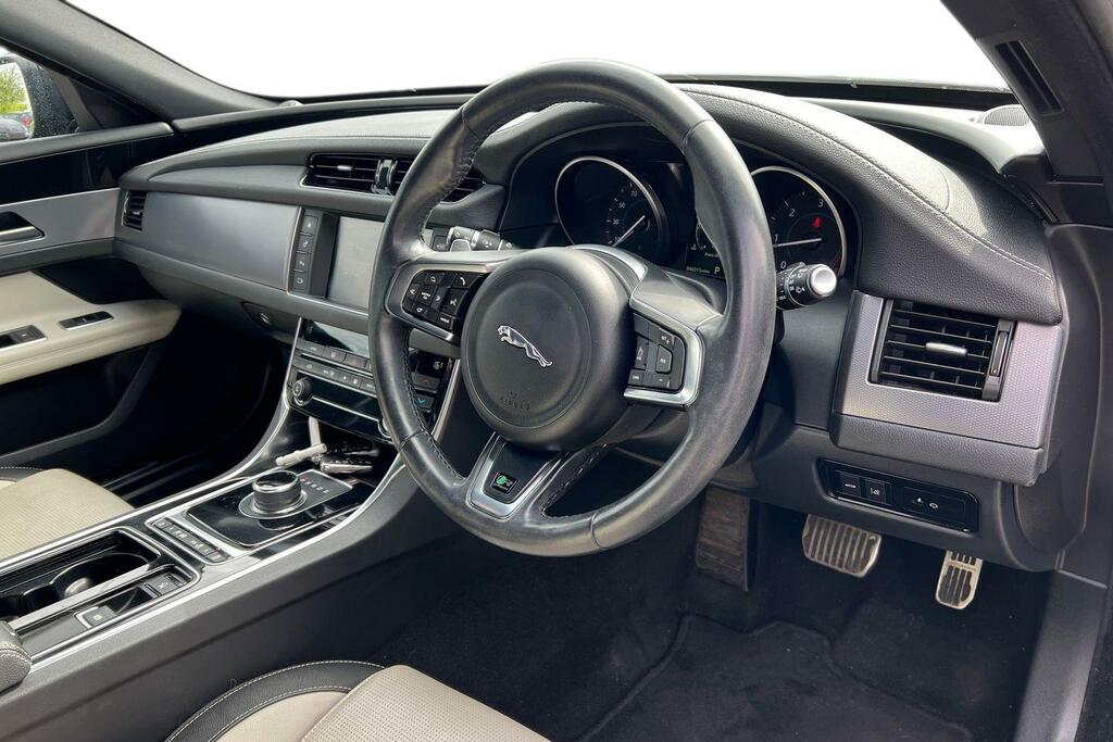 Jaguar XF 2.0D R-sport Sportbrake Euro 6 Ss Black #6