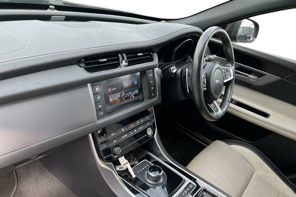 Jaguar XF 2.0D R-sport Sportbrake Euro 6 Ss Black #2