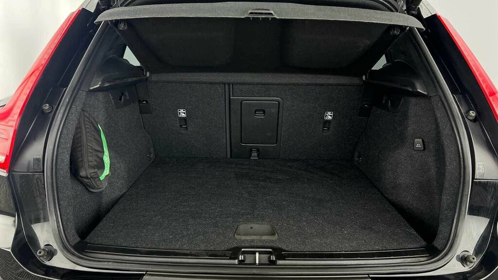 Volvo XC40 R-design Pro, T3 DE22WSW Black #6