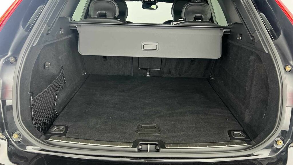 Volvo XC60 Plus, B4 Awd Mild Hybrid, Dark YF72NNU Black #6