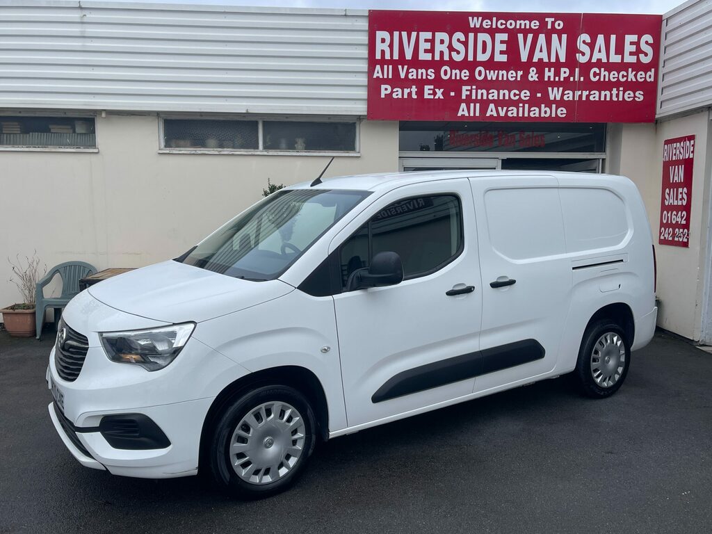 Vauxhall Combo 1.5 Combo 2300 Sportive Td Ss 100.6 Bhp DN70CKE White #2