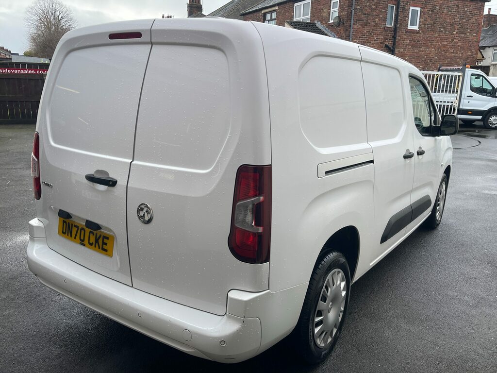 Vauxhall Combo 1.5 Combo 2300 Sportive Td Ss 100.6 Bhp DN70CKE White #5