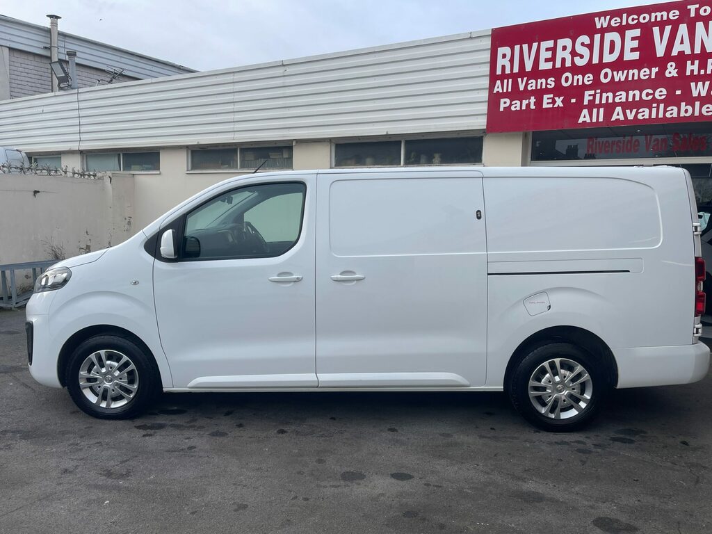 Vauxhall Vivaro 1.5 Vivaro 2900 Sportive Ss 100.6 Bhp DS70NZA White #3