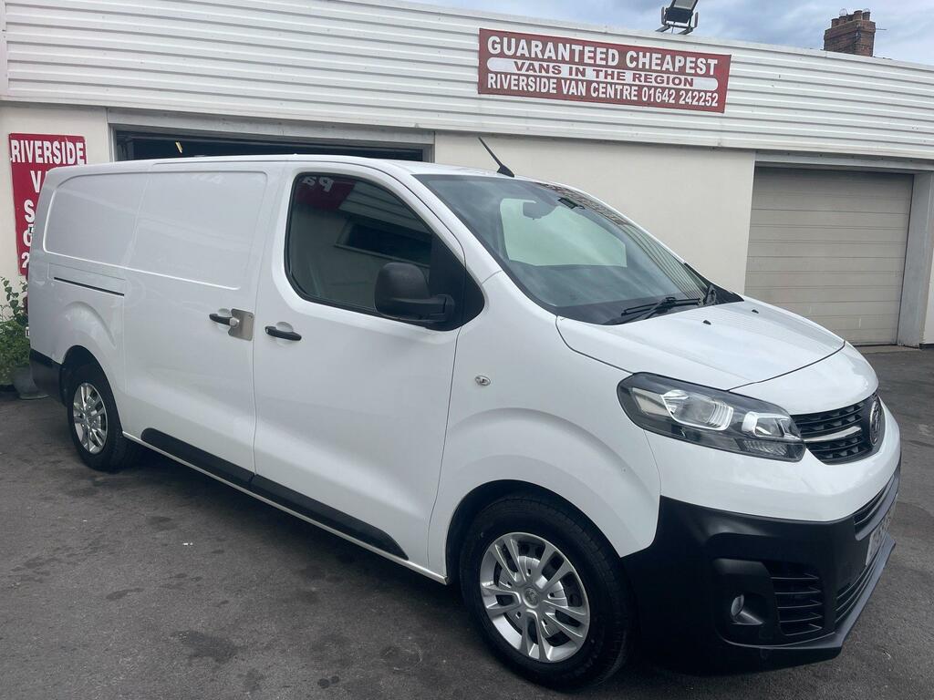 Vauxhall Vivaro Diesel DY69SYZ White #3