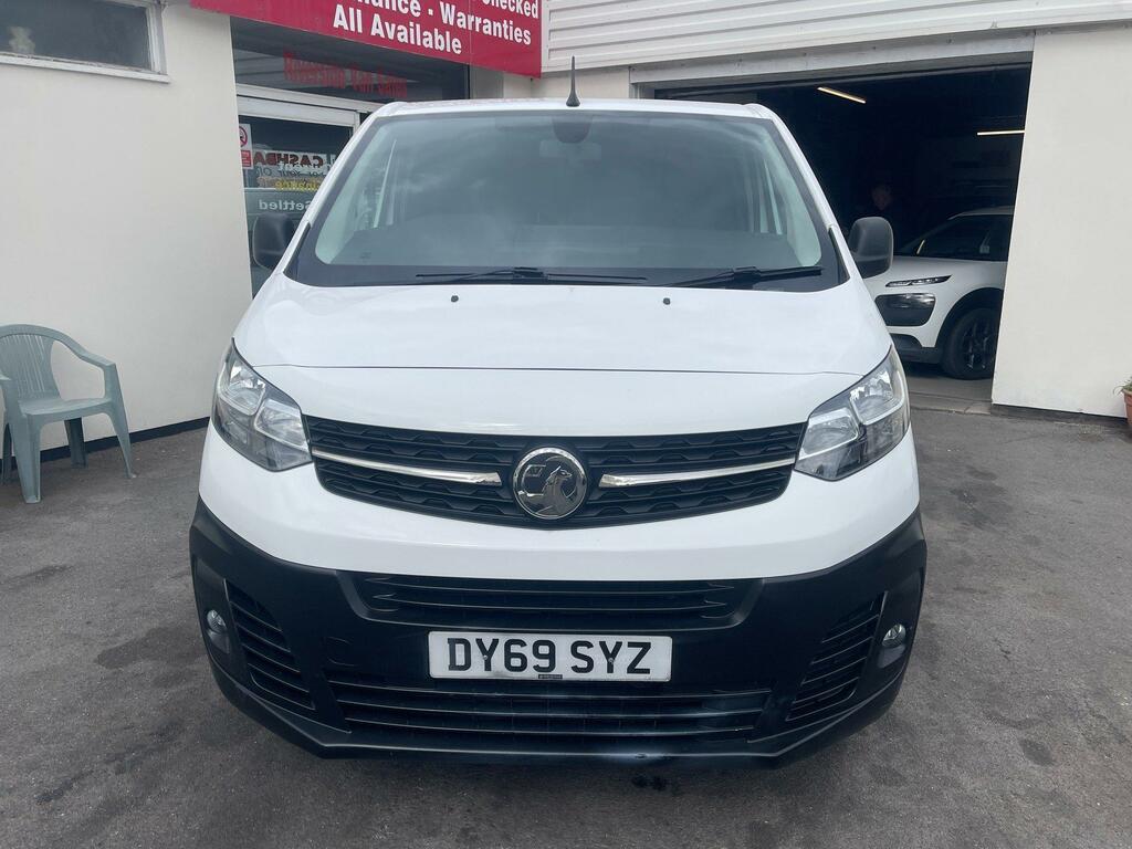 Vauxhall Vivaro Diesel DY69SYZ White #4