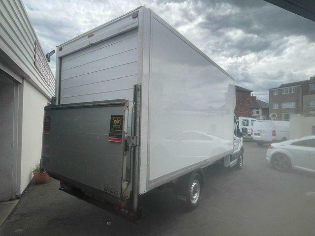 Ford Transit Custom Luton With Tail Lift YT18YDH White #4