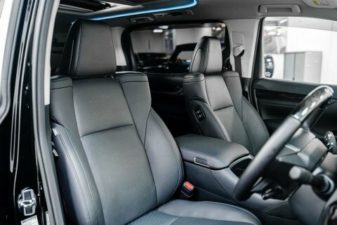 Toyota Alphard 2.5 Mpv 2.5 Black #3