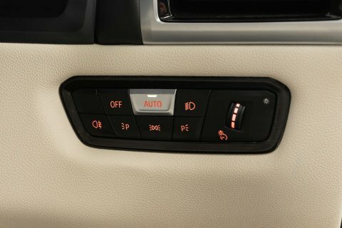 BMW 8 Series Automatic White #30