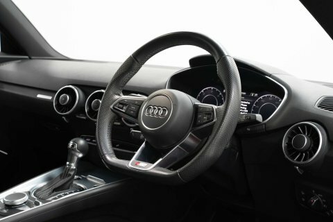 Audi TT 2.0 Tt Black Red #2