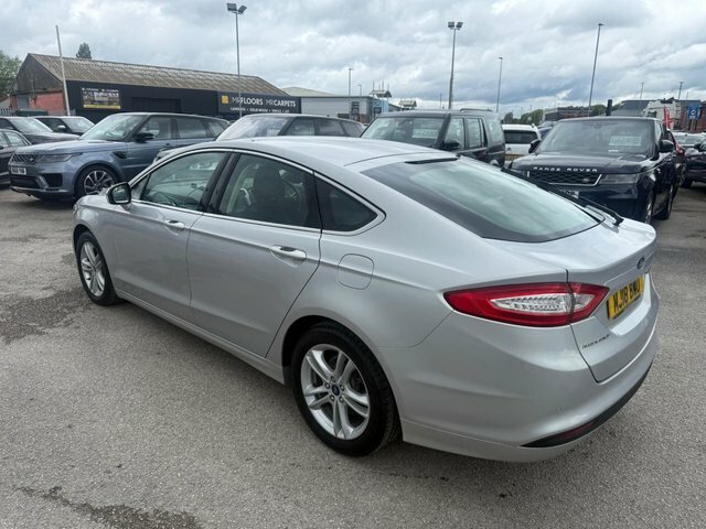 Ford Mondeo Ecoboost Zetec Hatchback Silver #4