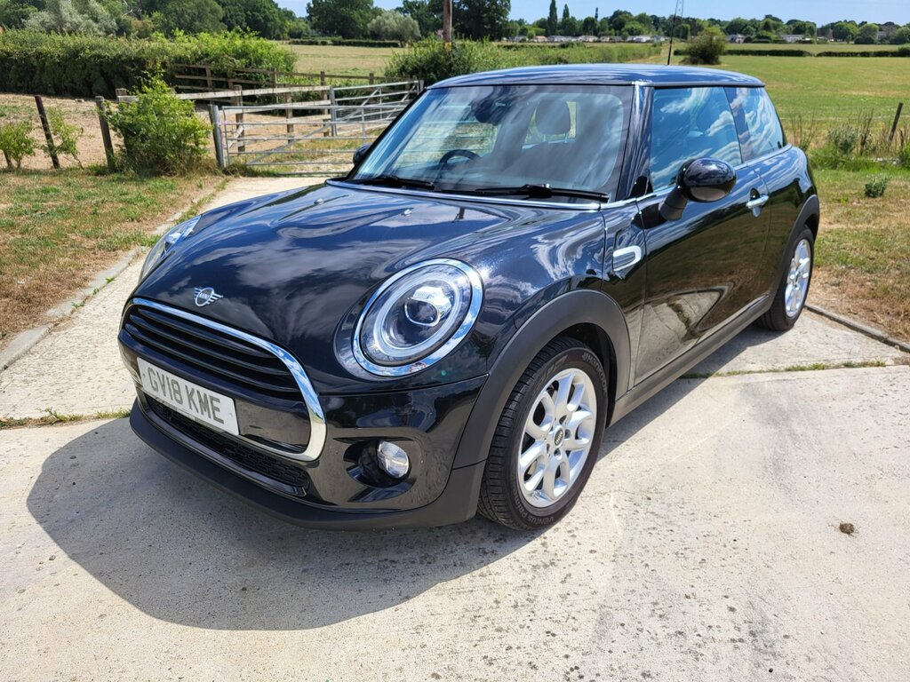Mini Hatch 1.5 Cooper II Black