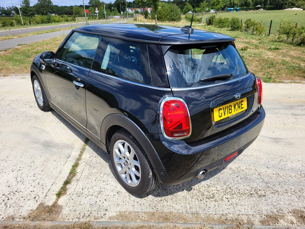 Mini Hatch 1.5 Cooper II GV18KME Black #2
