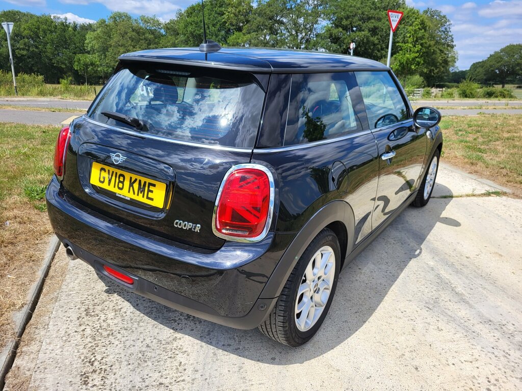 Mini Hatch 1.5 Cooper II GV18KME Black #5