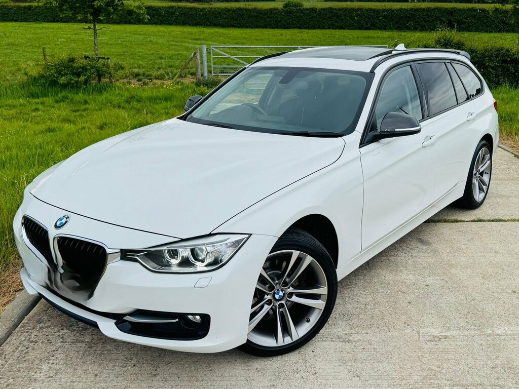 BMW 3 Series 2.0 320I Sport Touring Xdrive Eu White