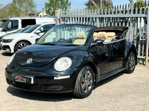 Volkswagen Beetle Luna 16V Black