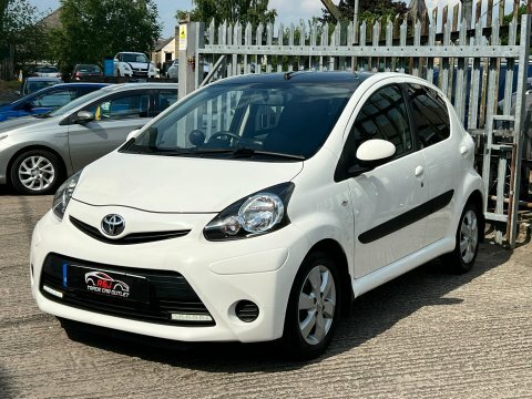 Toyota Aygo Vvt-i Move With YH14GKJ White #4