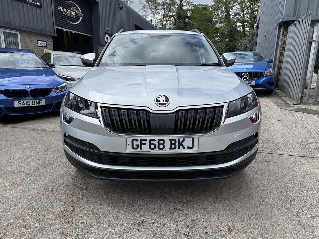 Skoda Karoq Tsi Act Se GF68BKJ Silver #2