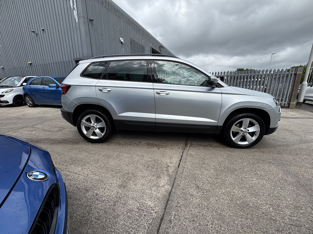 Skoda Karoq Tsi Act Se GF68BKJ Silver #3