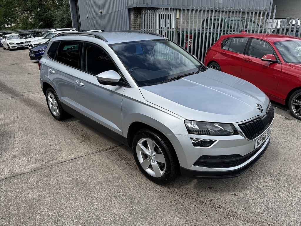 Skoda Karoq Tsi Act Se GF68BKJ Silver #4