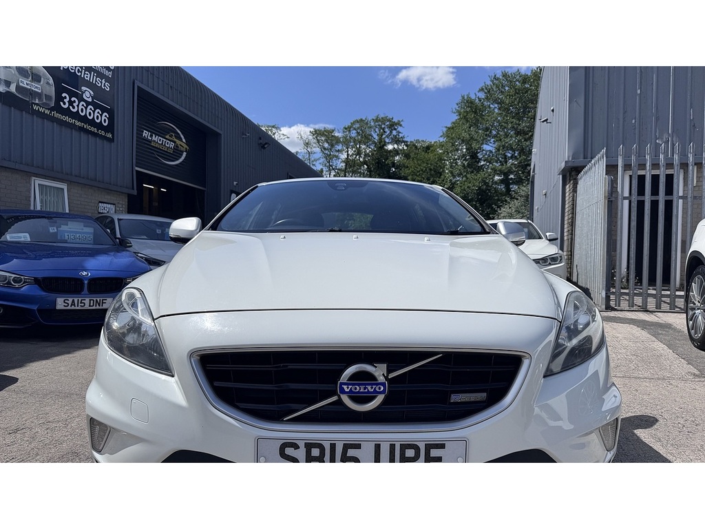 Volvo V40 D2 R-design SB15UPE White #3