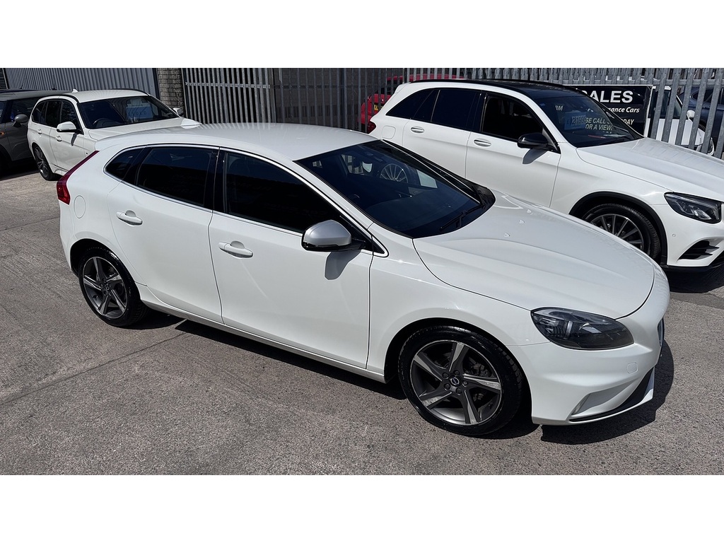 Volvo V40 D2 R-design SB15UPE White #4