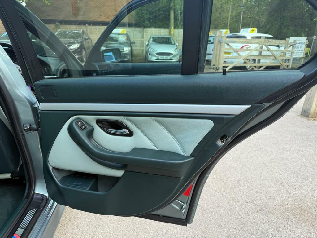 BMW 5 Series Sport #39