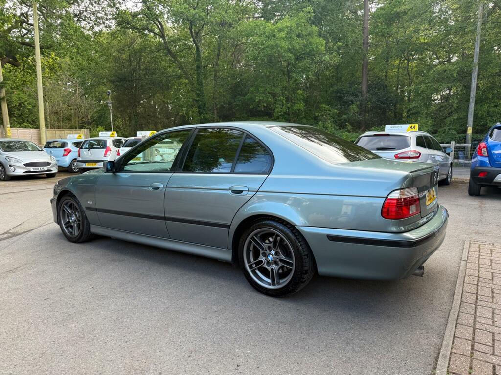 BMW 5 Series 3.0 530I Sport Green #2