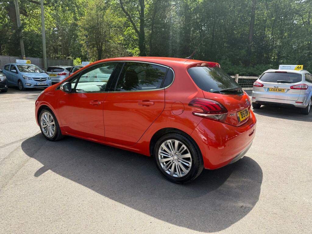 Peugeot 208 1.2 Puretech Allure Euro 6  Orange #2