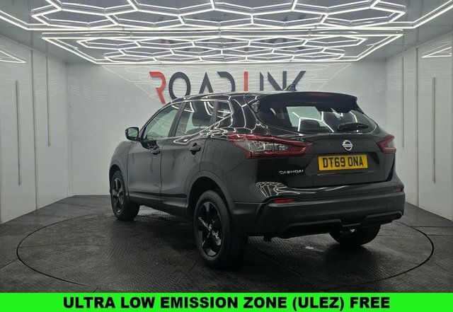Nissan Qashqai 1.3 Dig-t Acenta Premium Suv Dct E DT69ONA Black #2