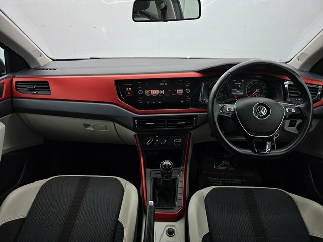 Volkswagen Polo 1.0 Tsi Gpf Beats Hatchback Euro RE68LVA Black #4
