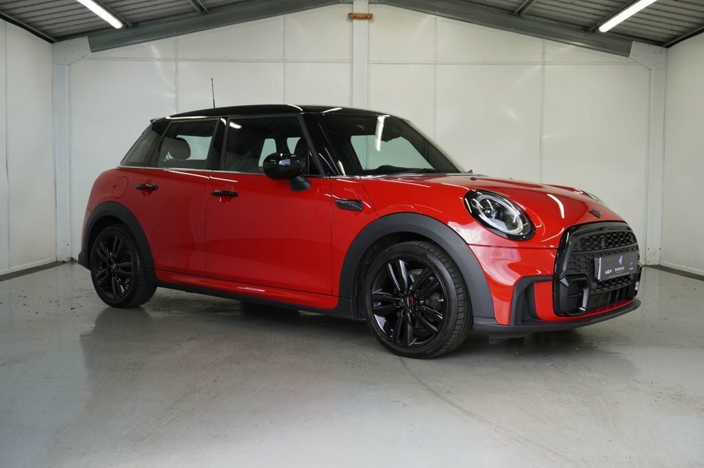 Mini Hatch 1.5L Cooper Sport Red