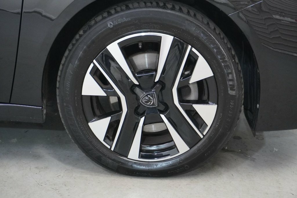 Peugeot 208 1.2L Allure FH74SXC Black #3