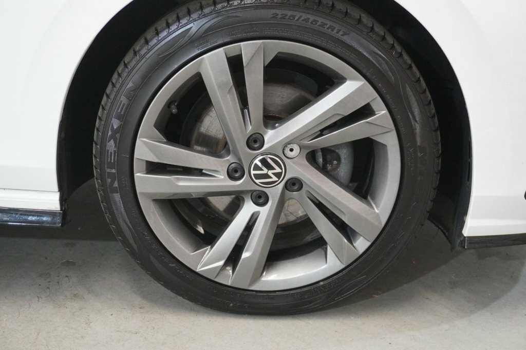 Volkswagen Golf 1.5L R-line VE70KCV White #3