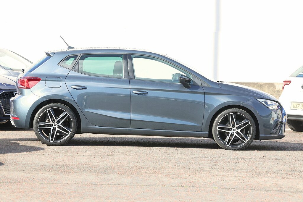 Seat Ibiza 2023 Seat Ibiza 1.0 Tsi Fr Edition SM72AKK Grey #2