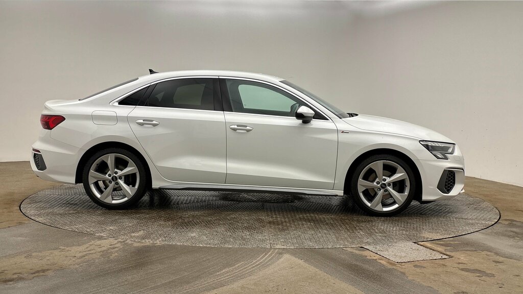 Audi A3 2024 Audi A3 1.5 Tfsi S Line 35 YD24CGU White #4