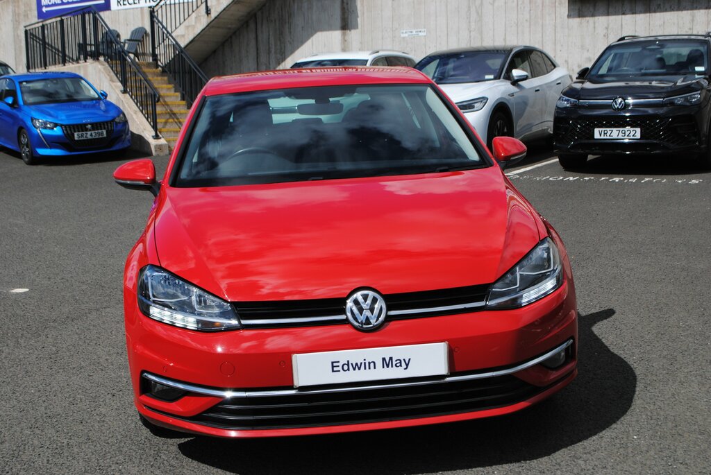 Volkswagen Golf 2019 Volkswagen Golf 1.5 Match Tsi 150 Evo GR19DJV Red #2