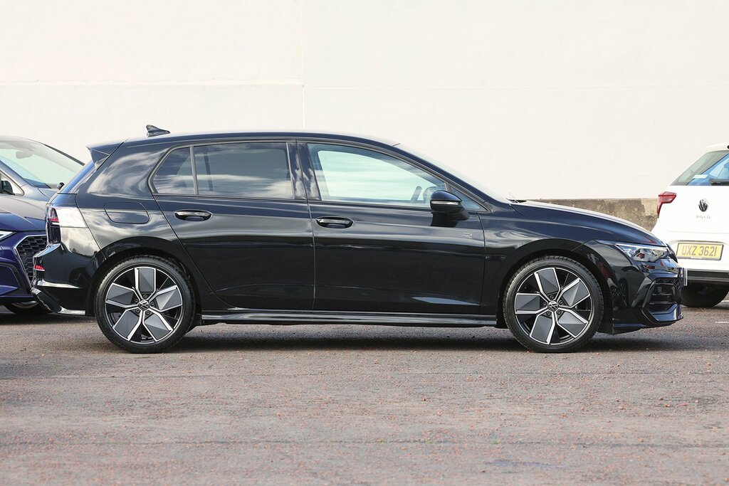 Volkswagen Golf 2025 Volkswagen Golf 1.5 Black Edition Etsi Dsg ML75BWB Black #2