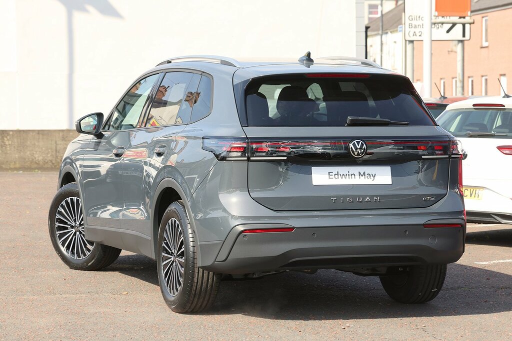 Volkswagen Tiguan 2025 Volkswagen Tiguan 1.5 Match Etsi Dsg Grey #3