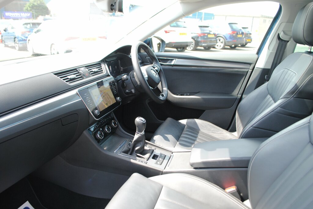 Skoda Superb 2023 Skoda Superb 2.0 Se L Tdi Estate Blue #4