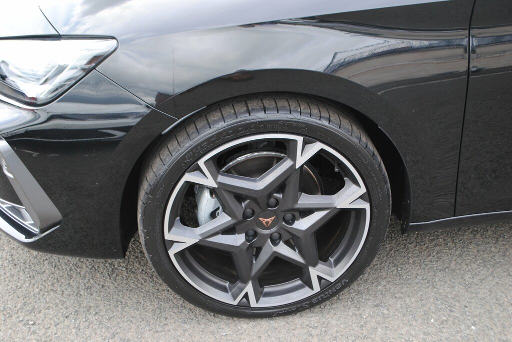 Cupra Leon 2025 Cupra Leon 1.5 Tsi 150 V2 Black #3