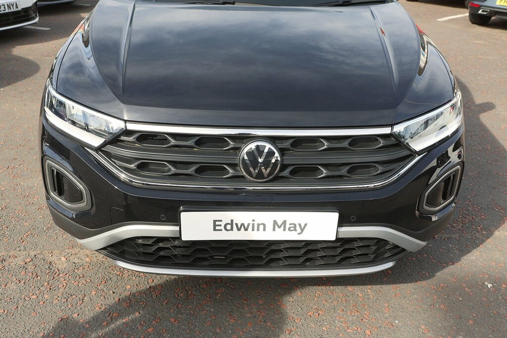 Volkswagen T-Roc 2025 Volkswagen T-roc 1.0 Match Tsi Black #4