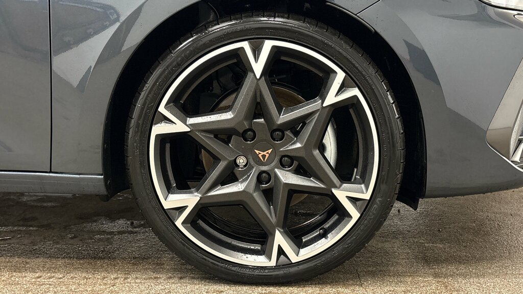 Cupra Leon 2025 Cupra Leon V2 1.5 Tsi 150 KY25HNT Grey #5