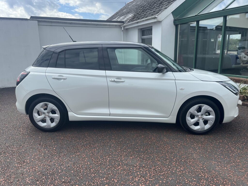 Suzuki Swift 2025 Suzuki Swift 1.2 Motion White #4