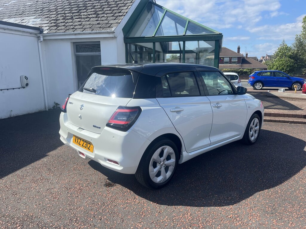 Suzuki Swift 2025 Suzuki Swift 1.2 Motion White #5