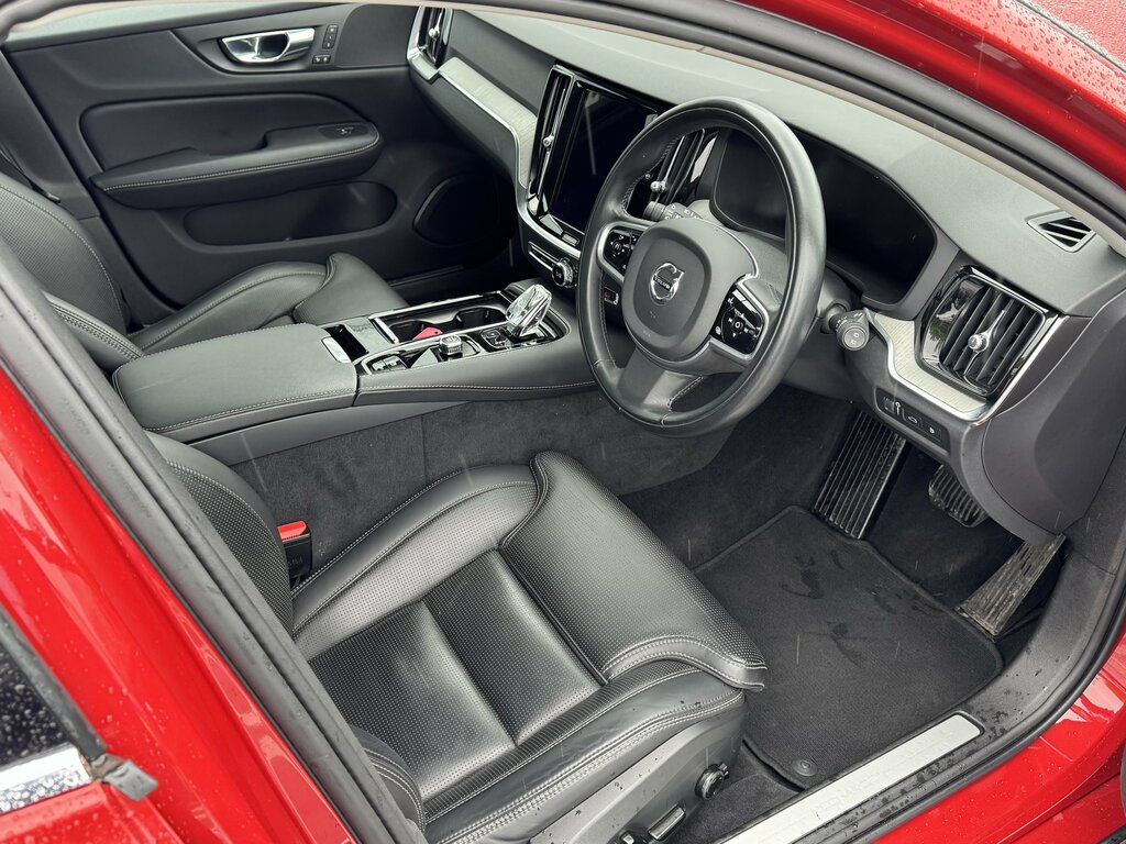 Volvo V60 2021 Volvo V60 Inscription Recharge T6 Awd Red #3