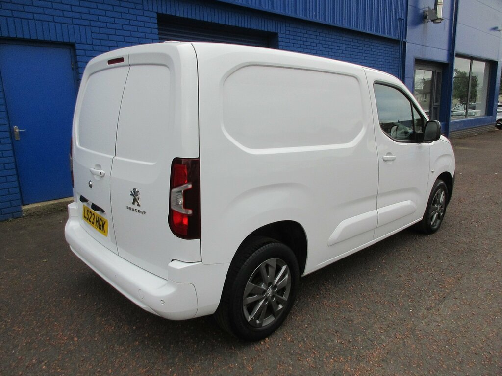 Peugeot Partner Ex.vat 2023 Peugeot Partner 1.5 Bluehdi Asphalt Pr LS23HGK White #3