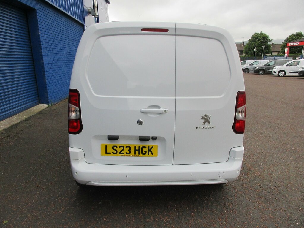 Peugeot Partner Ex.vat 2023 Peugeot Partner 1.5 Bluehdi Asphalt Pr LS23HGK White #4