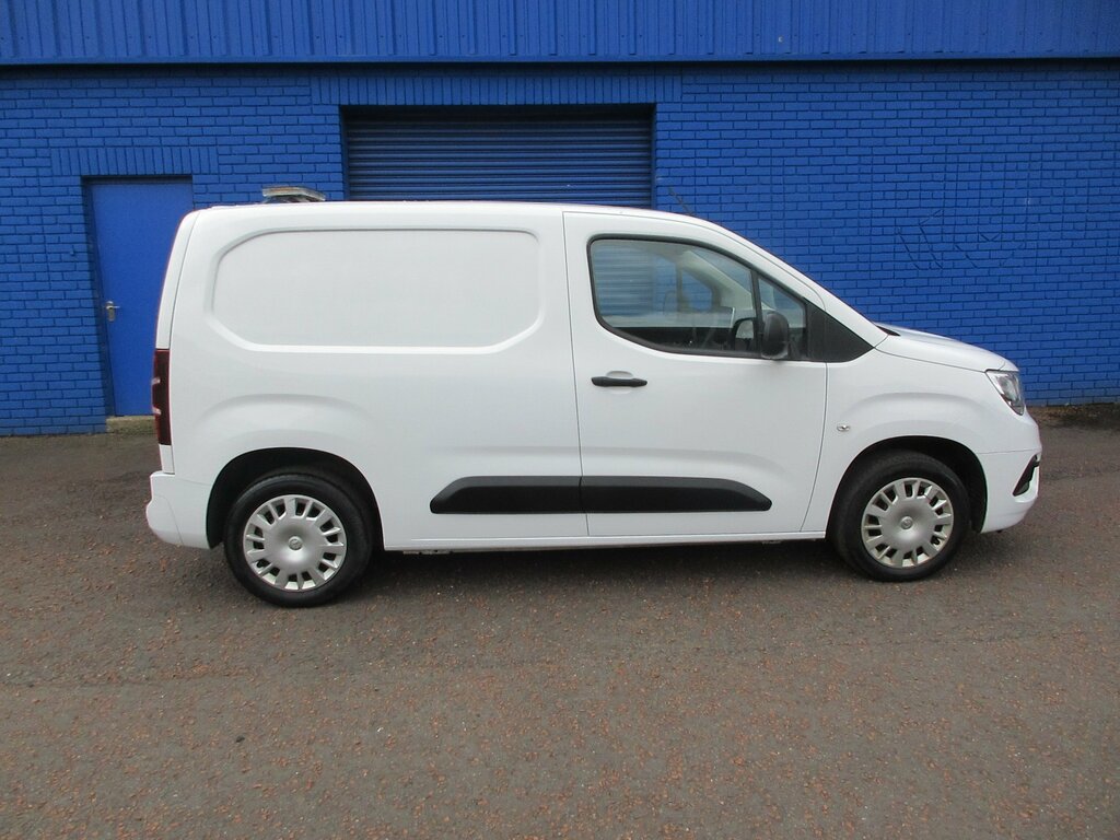 Vauxhall Combo Ex.vat 2022 Vauxhall Combo 1.5 L1h1 2000 Sportive XGZ5985 White #2